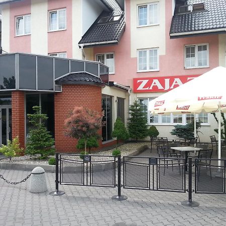 Max Na Terenie Stacji Mol Hotell Radzymin Eksteriør bilde