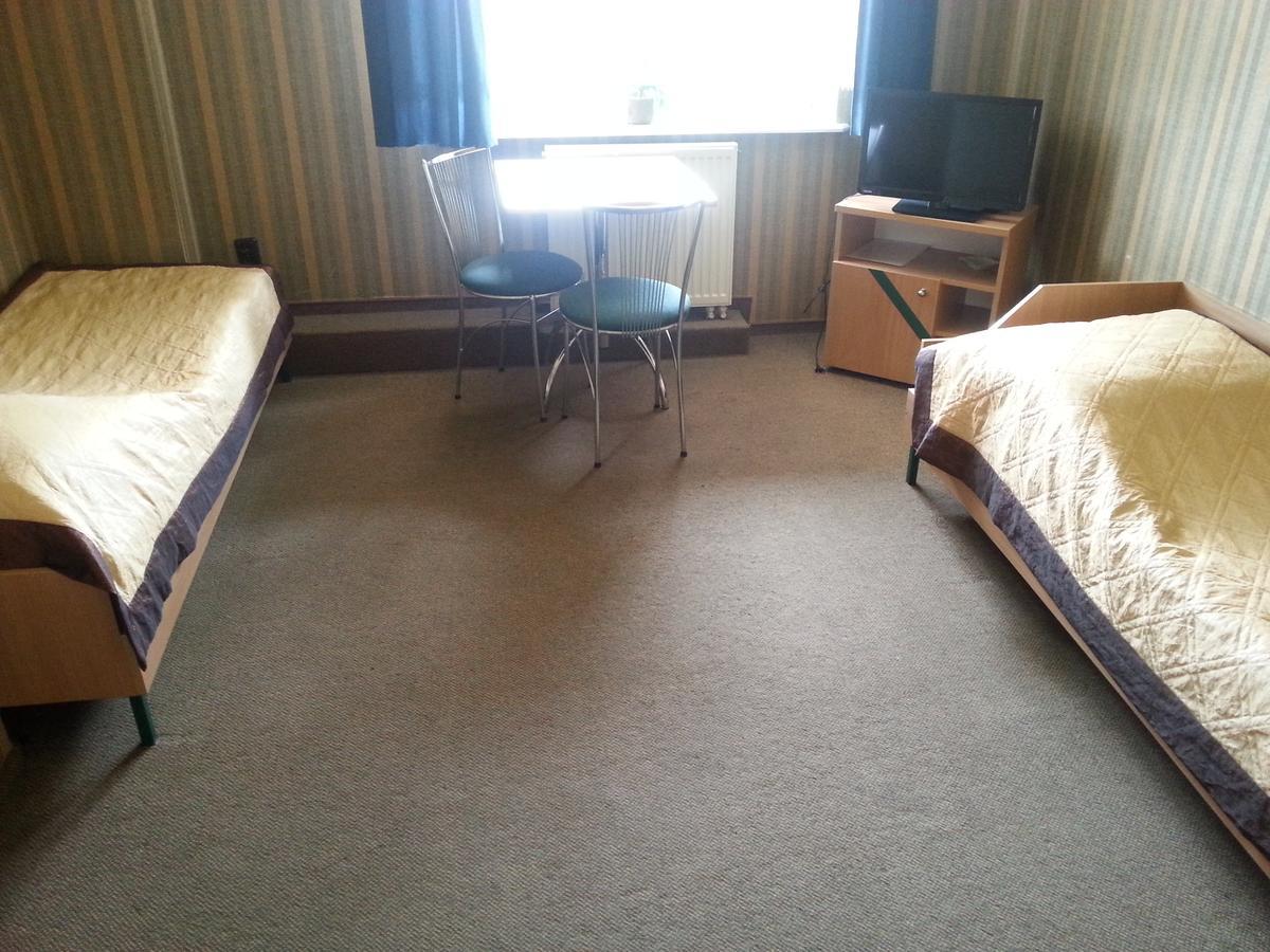 Max Na Terenie Stacji Mol Hotell Radzymin Eksteriør bilde
